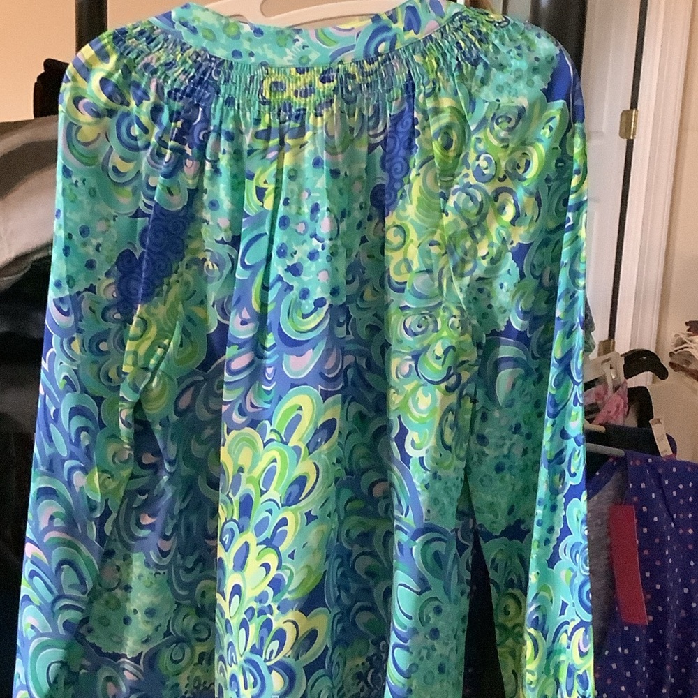 Lilly Pulitzer Swirl Print Blouse in Blue and Green, Elsa Top, Lilly’s Lagoon, S - Picture 6 of 7
